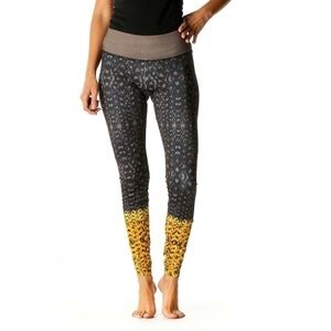 Onzie Sky geometric printed leggings grey yellow colour block high rise XS